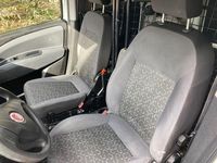 Gebraucht Fiat Doblò 90 PS (66 kW) 2011 Weiß Van / Kleinbus