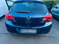 Gebraucht Opel Astra 101 PS (74 kW) 2012 Blau Kleinwagen