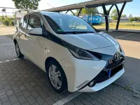 Gebraucht Toyota Aygo X-play 69 PS (50 kW) 2016 Weiß Kleinwagen