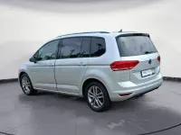 Używany VW Touran Active 150 KM (110 kW) 2021 Srebrny Minivan