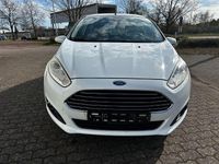 Gebraucht Ford Fiesta Titanium 101 PS (74 kW) 2013 Weiß Kleinwagen