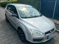 Gebraucht Ford Focus Ghia 101 PS (74 kW) 2006 Silber Kombi