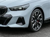 Neu BMW 520 M Sport 197 PS (144 kW) 2026 Grau Limousine