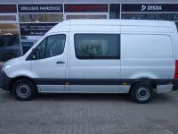 Używany Mercedes Sprinter 170 KM (125 kW) 2023 Srebrny Van
