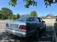 Gebraucht Mercedes E240 Avantgarde 170 PS (125 kW) 1997 Silber Limousine