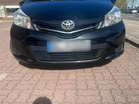 Gebraucht Toyota Yaris 69 PS (50 kW) 2014 Schwarz Kleinwagen