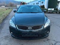 Gebraucht Kia Ceed 125 PS (91 kW) 2012 Schwarz Kleinwagen