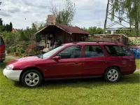 Usado Ford Mondeo 115 CV (84 kW) 1998 Rojo Familiar