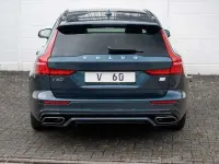 Gebraucht Volvo V60 R-Design 303 PS (222 kW) 2021 Blau Kombi
