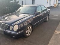Gebraucht Mercedes E320 197 PS (144 kW) 2001 Blau Limousine