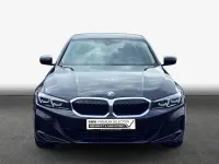 Gebraucht BMW 330 Sport Line 245 PS (180 kW) 2023 Schwarz Limousine