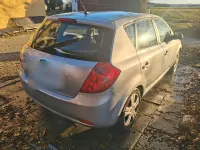 Używany Kia Ceed 122 KM (89 kW) 2007 Srebrny Hatchback
