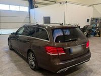 Gebraucht Mercedes E200 Avantgarde 184 PS (135 kW) 2013 Braun Kombi