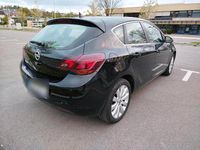 Gebraucht Opel Astra 115 PS (84 kW) 2011 Schwarz Kleinwagen