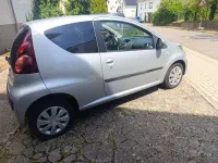 Gebraucht Peugeot 107 65 PS (47 kW) 2012 Silber Kleinwagen