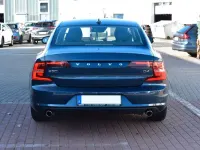 Gebraucht Volvo S90 Momentum 190 PS (139 kW) 2019 Denim blue Limousine