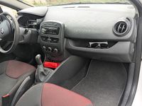 Gebraucht Renault Clio IV 74 PS (54 kW) 2013 Weiß Limousine