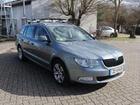 Gebraucht Skoda Superb Ambition 105 PS (77 kW) 2011 Platin grau metallic Kombi