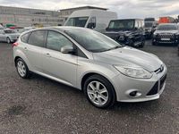 Gebraucht Ford Focus Trend 125 PS (91 kW) 2011 Silber Limousine