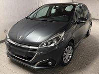 Gebraucht Peugeot 208 Active 82 PS (60 kW) 2016 Grau Kleinwagen