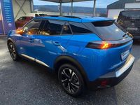 Gebraucht Peugeot e-2008 Allure 100 kW (136 PS) 2023 Blau SUV