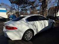 Gebraucht Jaguar XE 179 PS (131 kW) 2016 Weiß Limousine