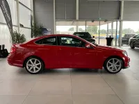 Gebraucht Mercedes C200 Sport 184 PS (135 kW) 2013 Rot Coupé