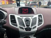 Usata Ford Fiesta 96 CV (70 kW) 2011 Bianco Berlina