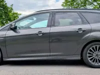 Gebraucht Ford Focus ST-Line 125 PS (91 kW) 2017 Grau Kombi