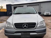 Gebraucht Mercedes ML320 218 PS (160 kW) 1999 Silber SUV