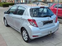 Gebraucht Toyota Yaris Cool 99 PS (72 kW) 2012 Silber Kleinwagen