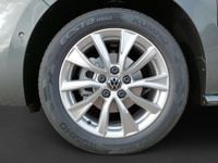 Gebraucht VW Multivan Style 150 PS (110 kW) 2024 Grau Van