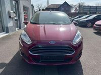Gebraucht Ford Fiesta Titanium 80 PS (58 kW) 2013 Rot Kleinwagen