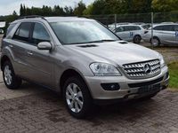 Gebraucht Mercedes ML320 224 PS (164 kW) 2007 Silber SUV