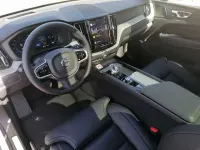 Gebraucht Volvo XC60 Plus 250 PS (183 kW) 2025 Weiß SUV