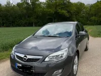 Gebraucht Opel Astra Design Edition 160 PS (117 kW) 2011 Grau Limousine