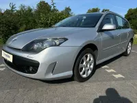 Gebraucht Renault Laguna GrandTour Dynamique 140 PS (102 kW) 2009 Silber metallic Kombi