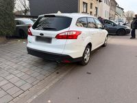 Gebraucht Ford Focus 2012 Weiß Limousine