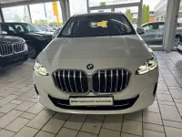 Gebraucht BMW 220 Active Tourer Luxury Line 163 PS (119 kW) 2025 Weiss Van / Kleinbus