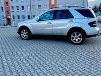 Gebraucht Mercedes ML320 224 PS (164 kW) 2007 Silber SUV