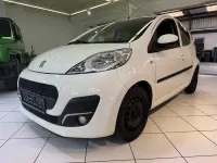 Gebraucht Peugeot 107 Active 68 PS (50 kW) 2012 Weiß Kleinwagen