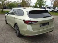 Gebraucht Skoda Superb Selection 150 PS (110 kW) 2024 Gelb Kombi