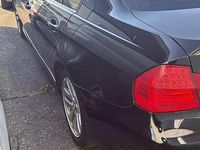 Second-hand BMW 318 143 CP (105 kW) 2010 Negru Berlinǎ