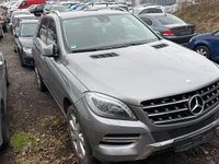 Gebraucht Mercedes ML250 204 PS (150 kW) 2013 Palladiumsilber SUV
