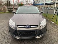 Gebraucht Ford Focus Trend 125 PS (91 kW) 2012 Braun Limousine