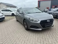 Gebraucht Hyundai i40 Trend 135 PS (99 kW) 2018 Titanum silver / met Kombi