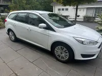 Usado Ford Focus 101 CV (74 kW) 2018 Blanco Familiar
