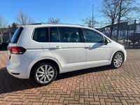 Gebraucht VW Touran Highline 150 PS (110 kW) 2016 Weiß Van / Kleinbus