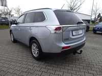 Gebraucht Mitsubishi Outlander Invite 150 PS (110 kW) 2013 Coolsilber SUV
