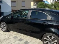 Gebraucht Kia Rio Attract 84 PS (61 kW) 2014 Schwarz Limousine